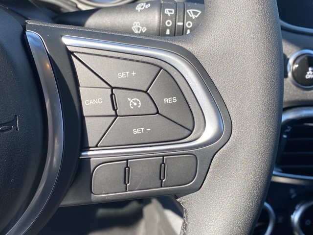 Vehicle image 17 of 37