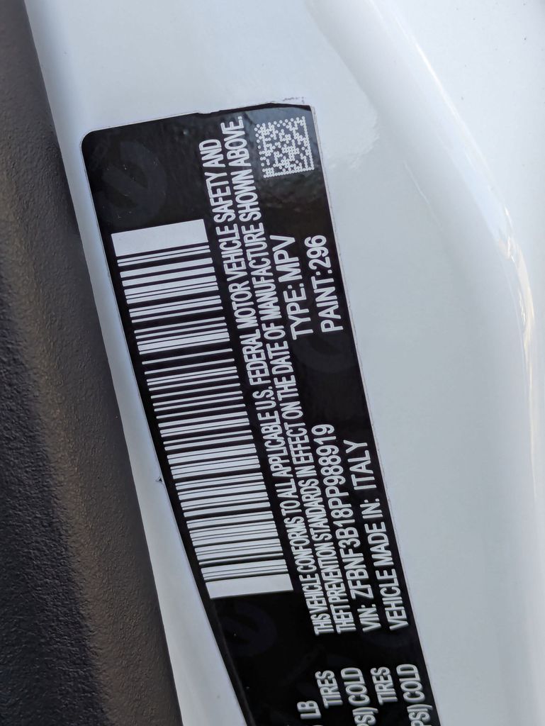 Vehicle image 28 of 30