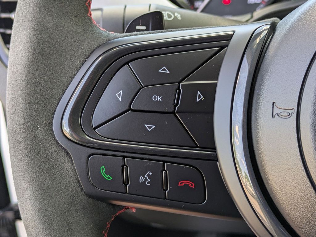 Vehicle image 25 of 30