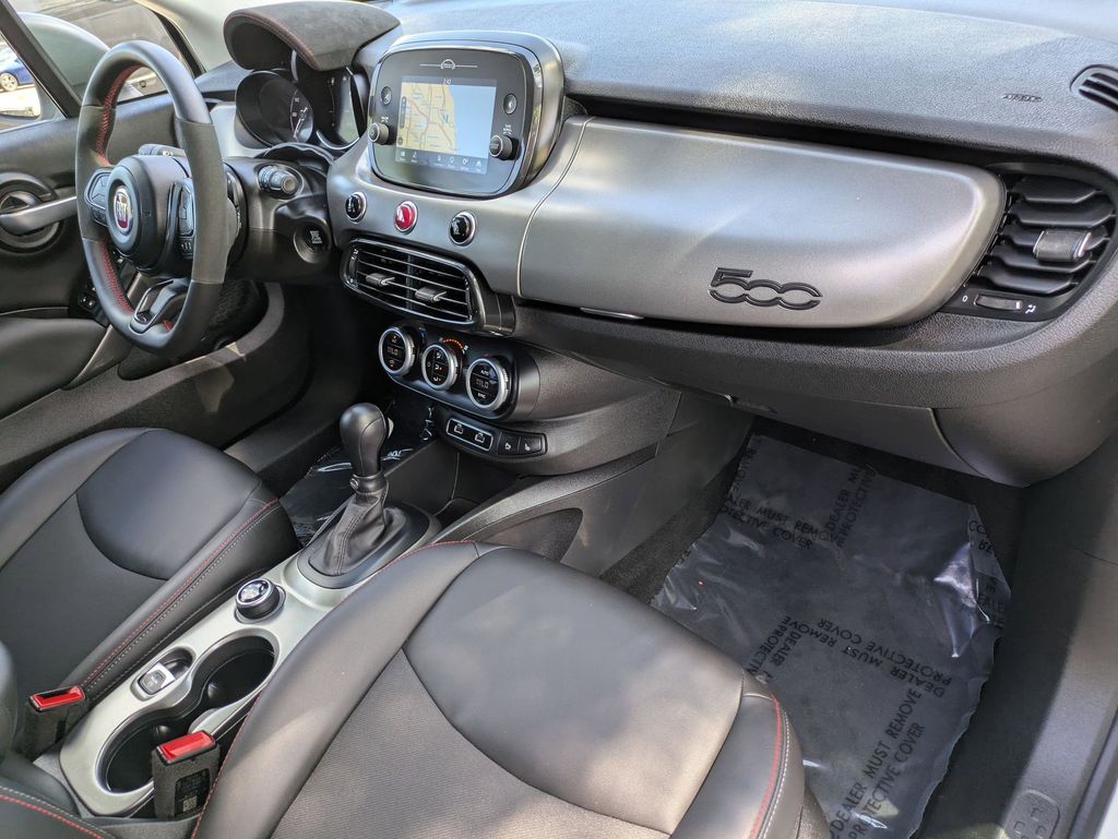 Vehicle image 17 of 30