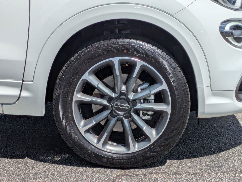 Vehicle image 10 of 30