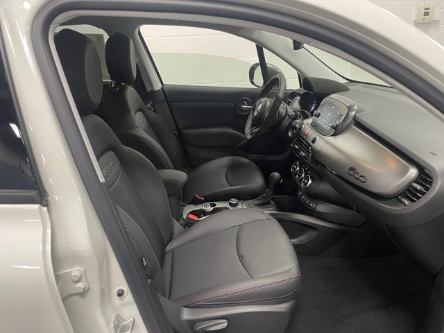 Vehicle image 4 of 16