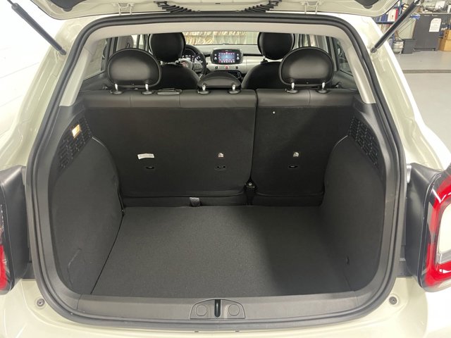 Vehicle image 11 of 16