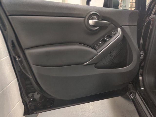 Vehicle image 4 of 12