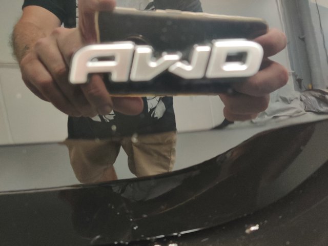 Vehicle image 11 of 12