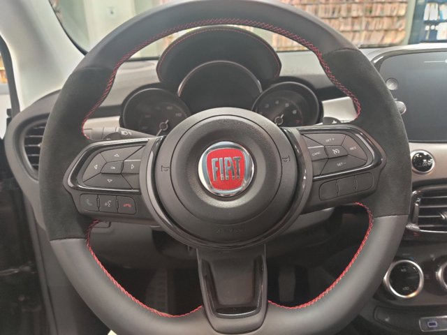 Vehicle image 7 of 12