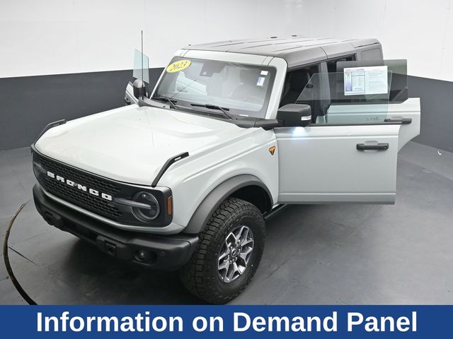 2023 Ford Bronco Badlands Image 3 of 40