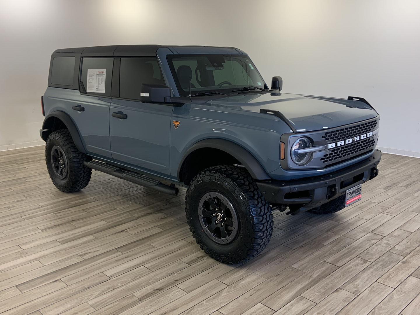 2023 Ford Bronco Badlands Image 3 of 32