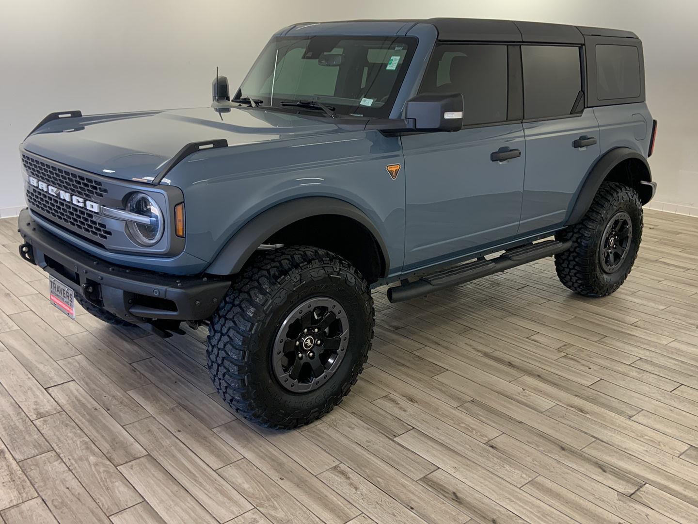 2023 Ford Bronco Badlands Image 1 of 32