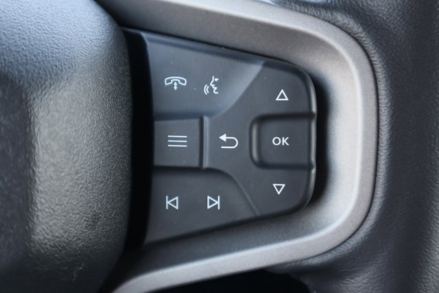 Vehicle image 19 of 32