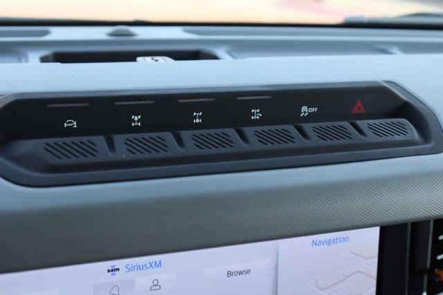 Vehicle image 22 of 32