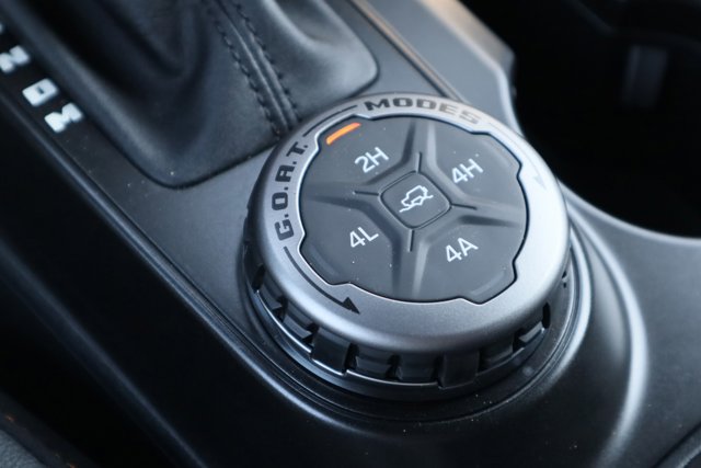 Vehicle image 26 of 32