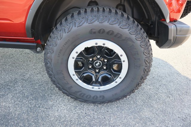 Vehicle image 13 of 32