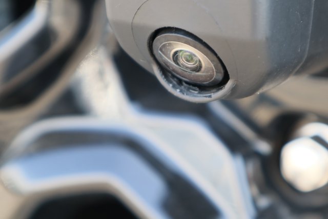 Vehicle image 9 of 32