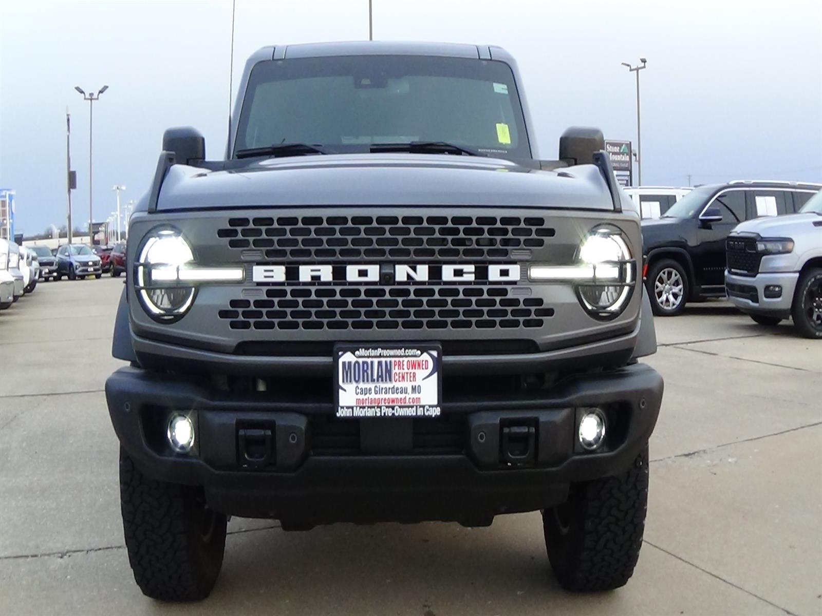 2023 Ford Bronco Badlands Image 2 of 25