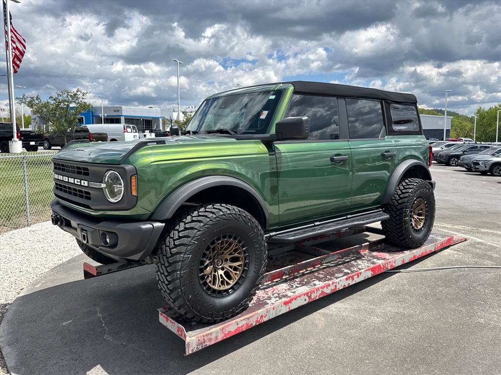 2023 Ford Bronco Black Diamond Image 1 of 28