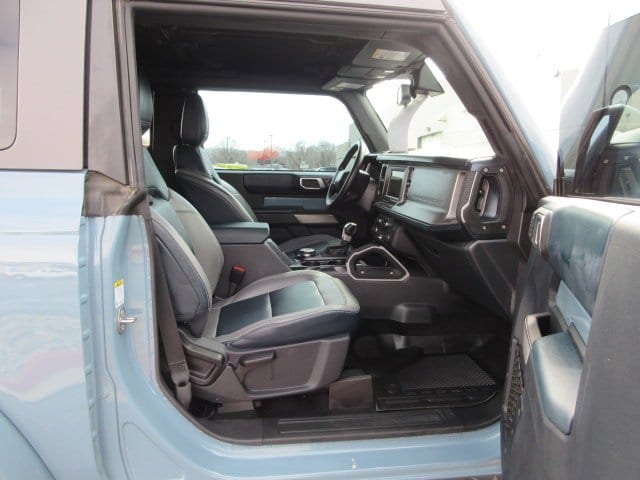 Vehicle image 10 of 27