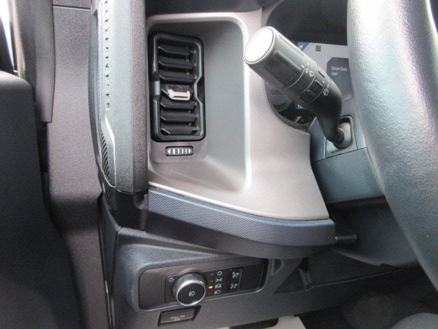 Vehicle image 16 of 27