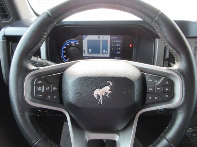 Vehicle image 17 of 27
