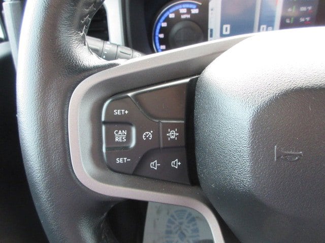 Vehicle image 18 of 27
