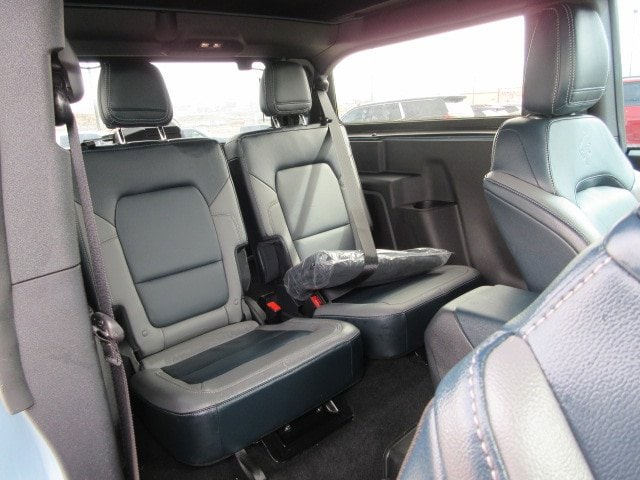 Vehicle image 11 of 27