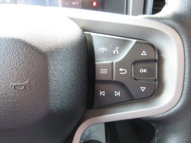 Vehicle image 19 of 27