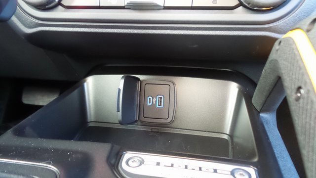 Vehicle image 18 of 24