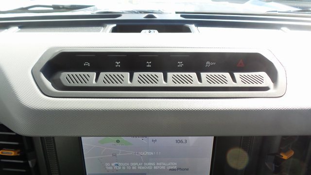 Vehicle image 14 of 24