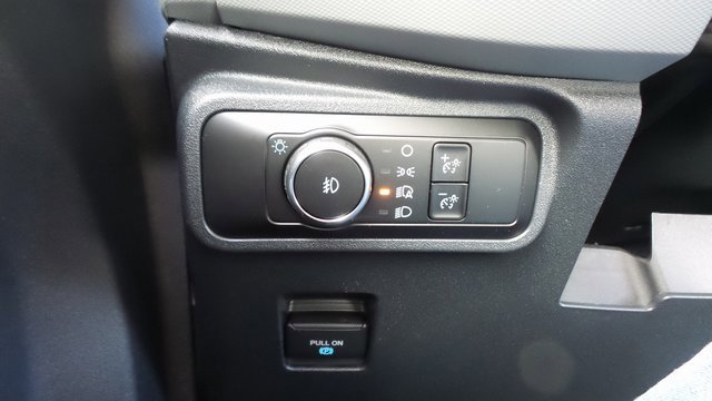 Vehicle image 8 of 24