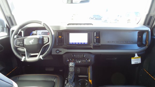 Vehicle image 10 of 24