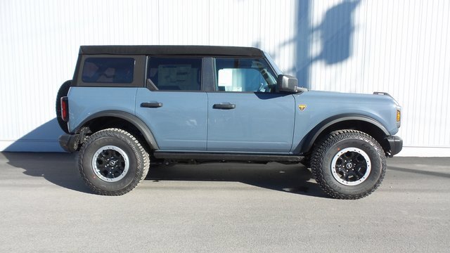 Vehicle image 2 of 24