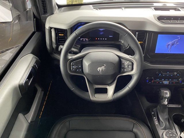 Vehicle image 13 of 20