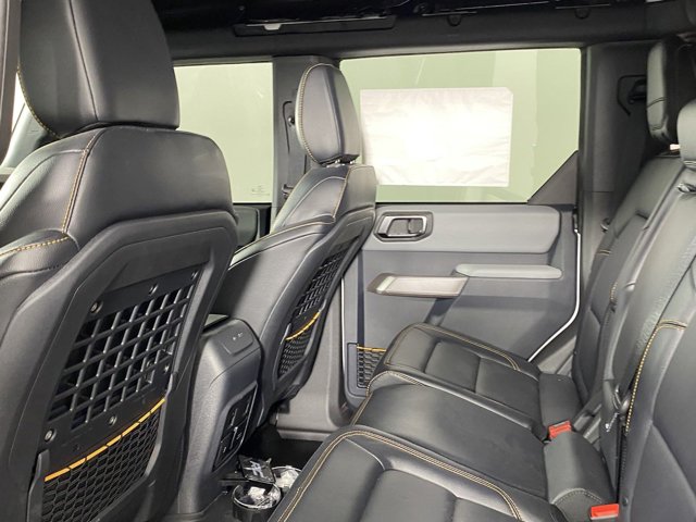 Vehicle image 14 of 20