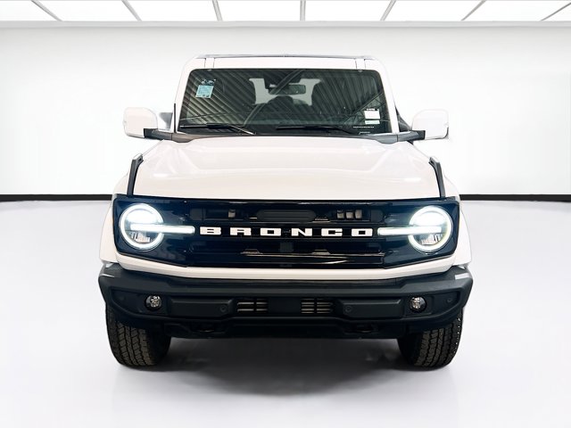 2023 Ford Bronco Outer Banks Image 2 of 23