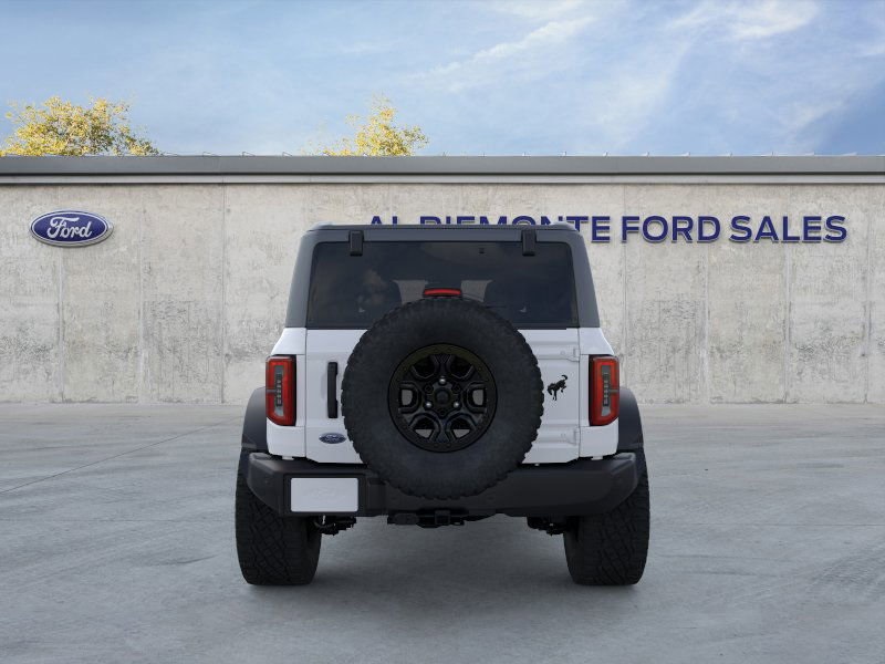 Vehicle image 8 of 32