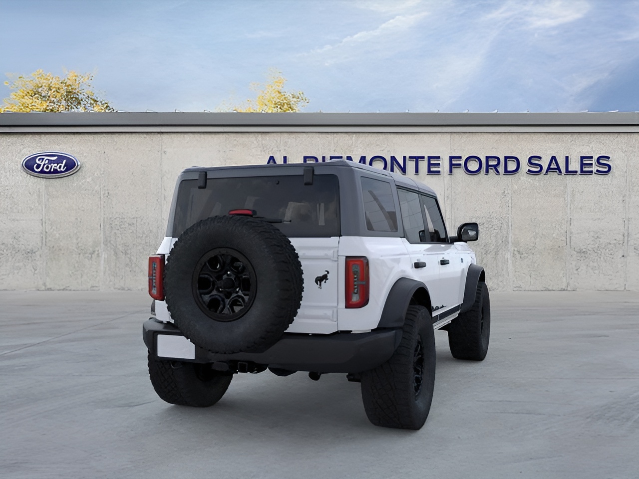 Vehicle image 30 of 32