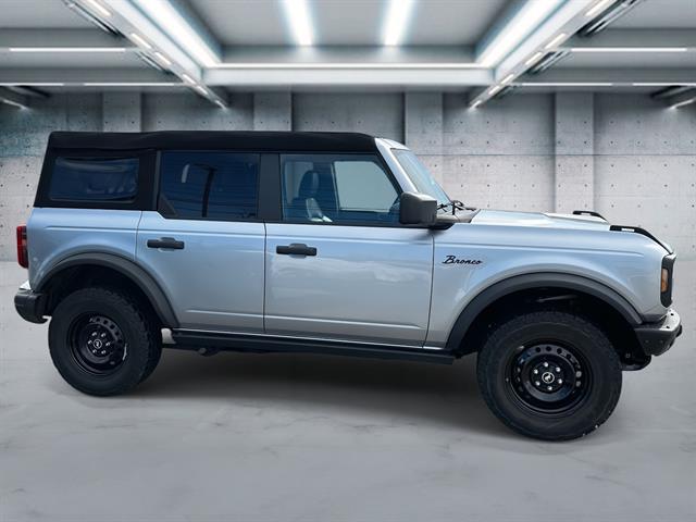 2023 Ford Bronco Black Diamond Image 3 of 19