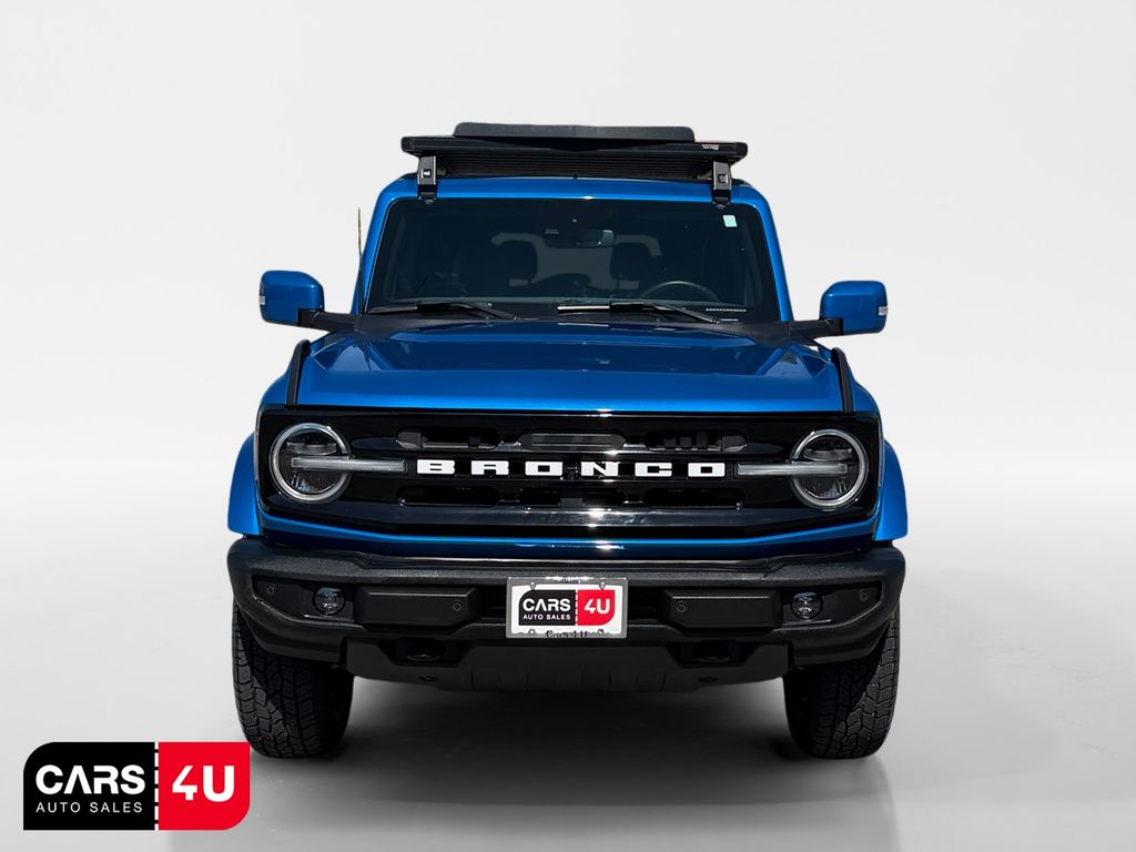 2023 Ford Bronco Outer Banks Image 2 of 30