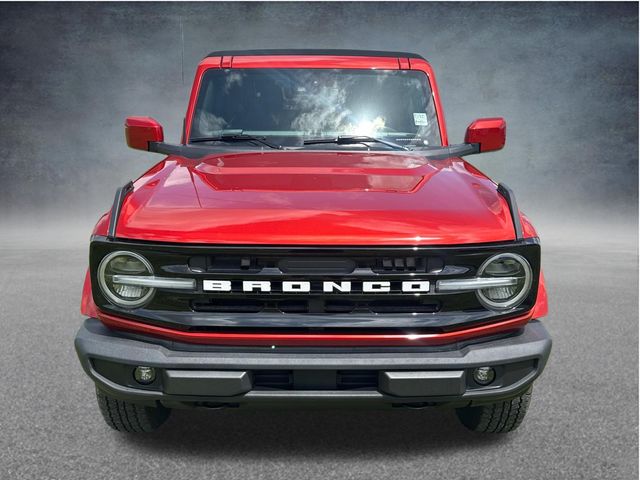 2023 Ford Bronco Outer Banks Image 2 of 34