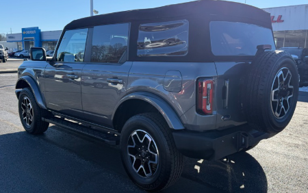 2023 Ford Bronco Outer Banks Image 3 of 10