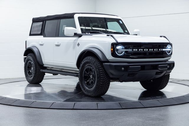2023 Ford Bronco Outer Banks Image 3 of 26