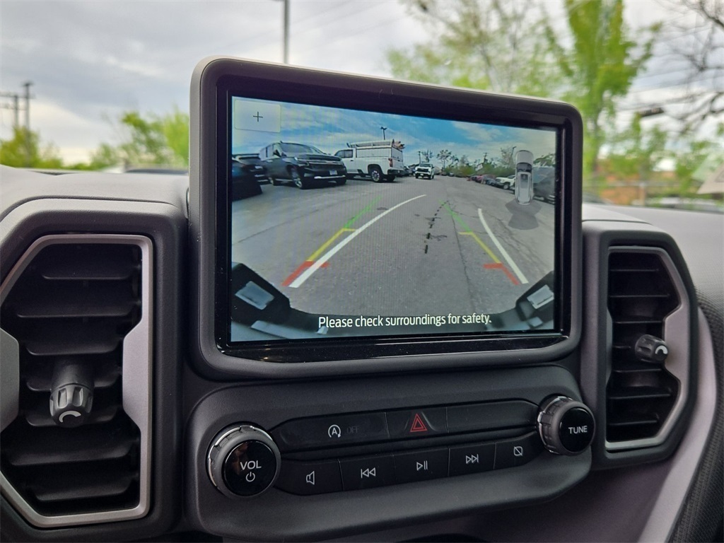 Vehicle image 26 of 40