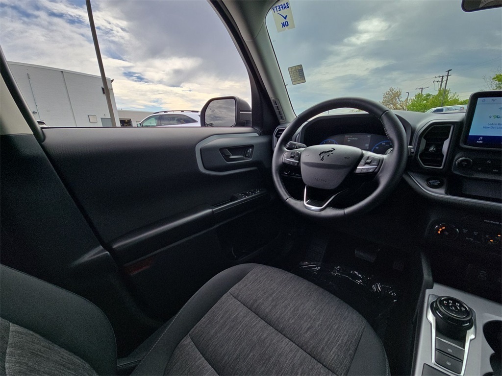 Vehicle image 22 of 40