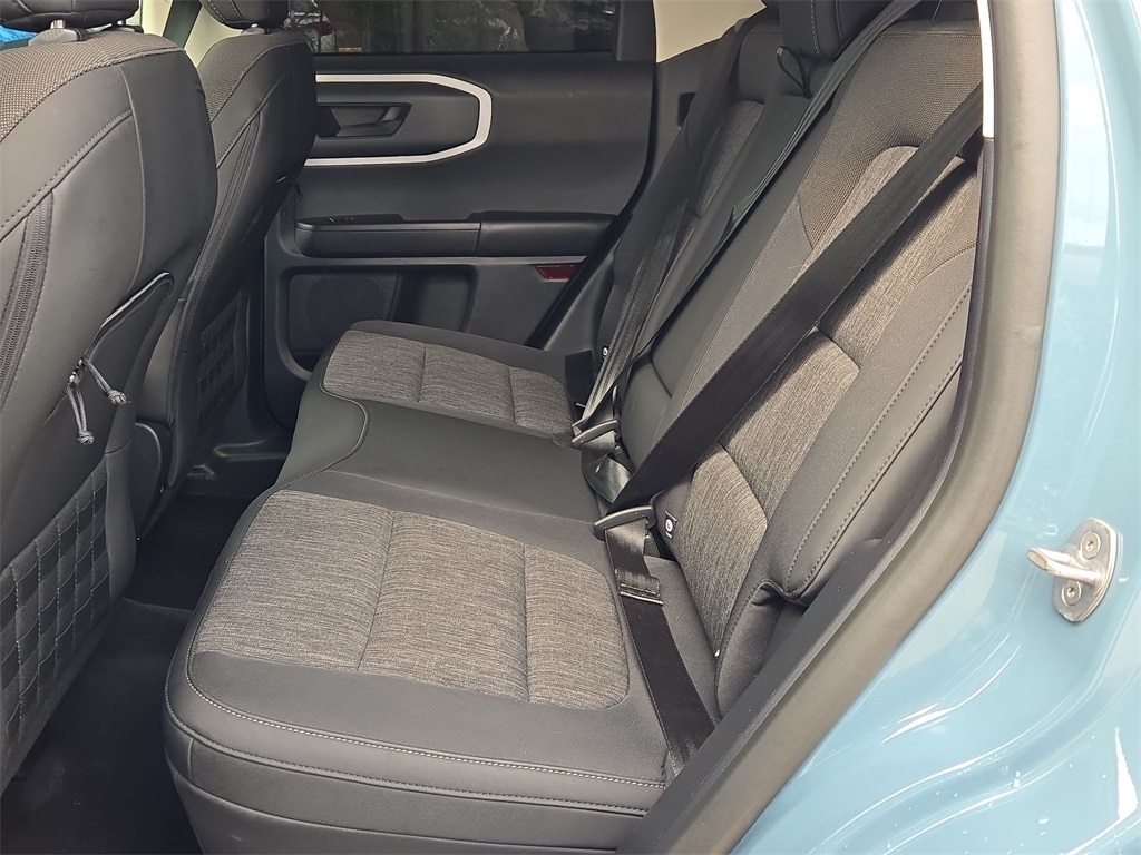 Vehicle image 19 of 40