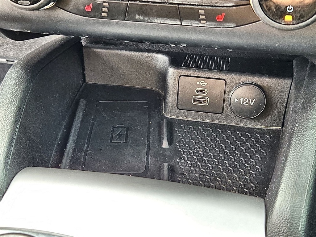 Vehicle image 39 of 40