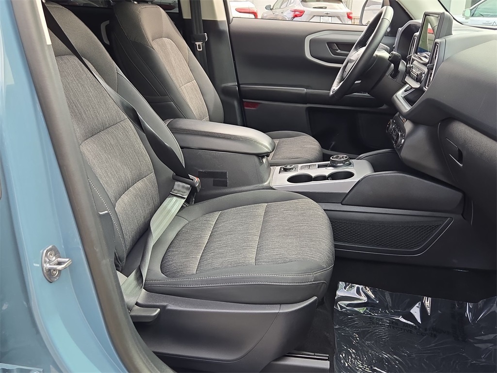 Vehicle image 14 of 40
