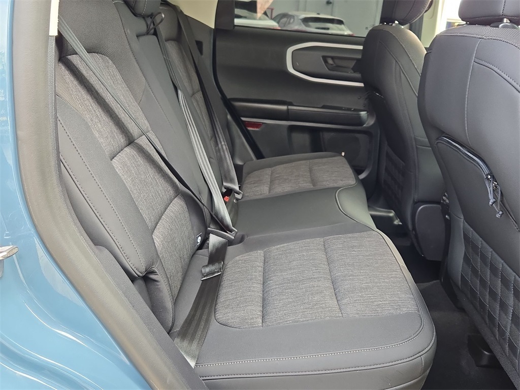 Vehicle image 15 of 40