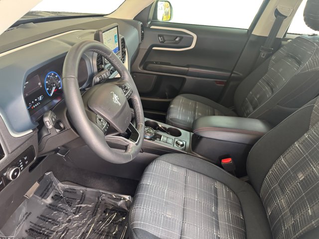 Vehicle image 13 of 15