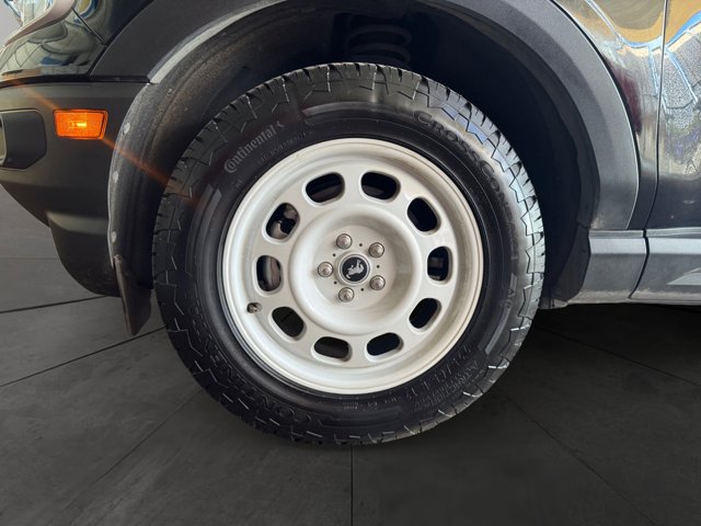 Vehicle image 9 of 15