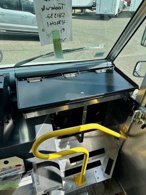 Vehicle image 5 of 7